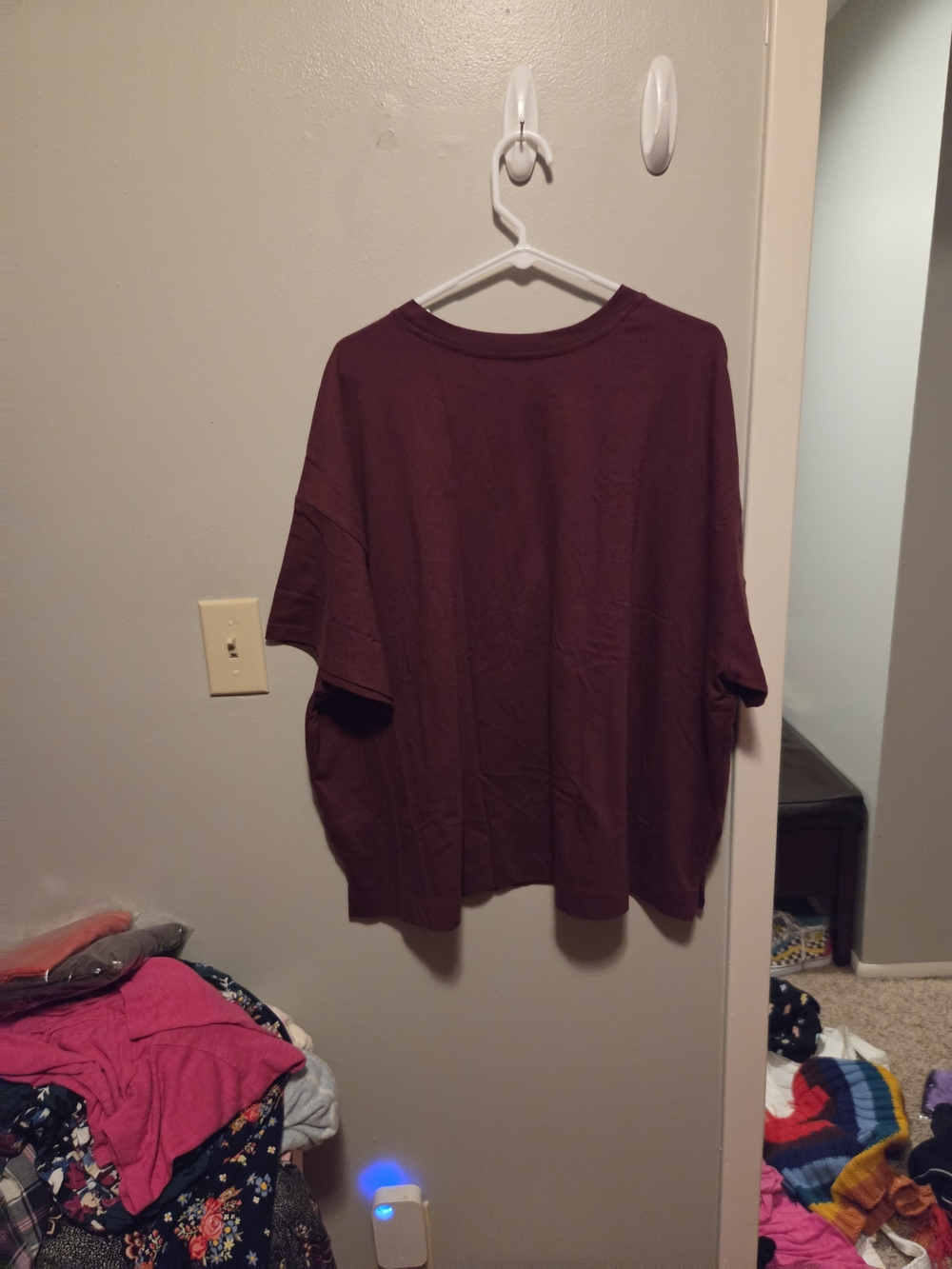Old Navy Vintage Tee in Burgundy - Picture 3 of 3
